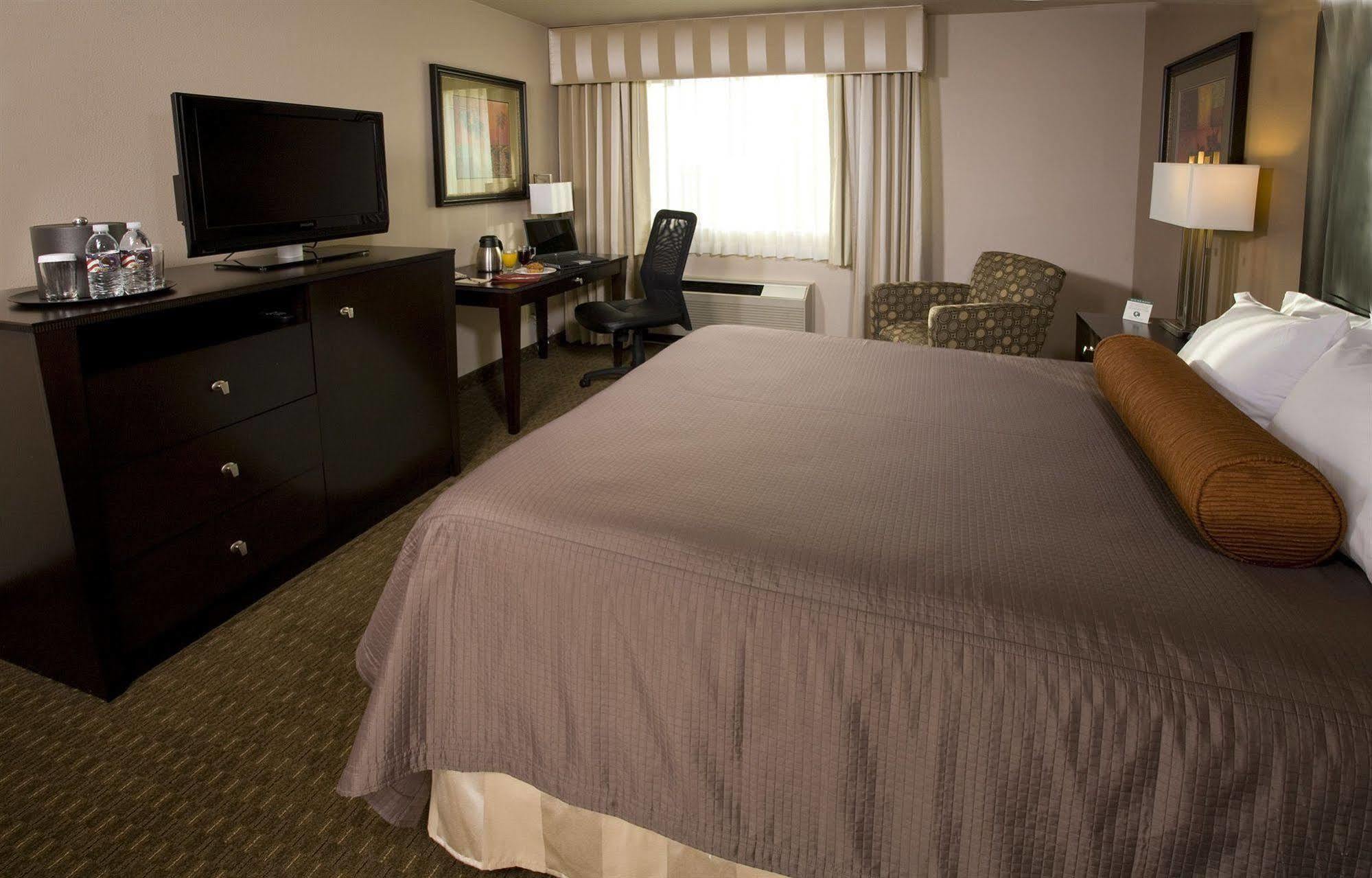 Monarch Hotel & Conference Center Clackamas Habitación foto